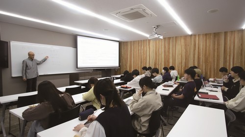katsumi_lectureroom